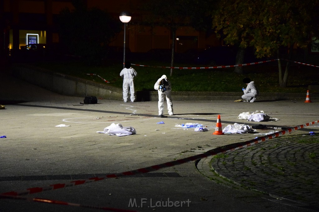 Einsatz BF Messerstecherei Koeln Neustadt Nord Eberplatz Platzmitte P145.JPG - Miklos Laubert